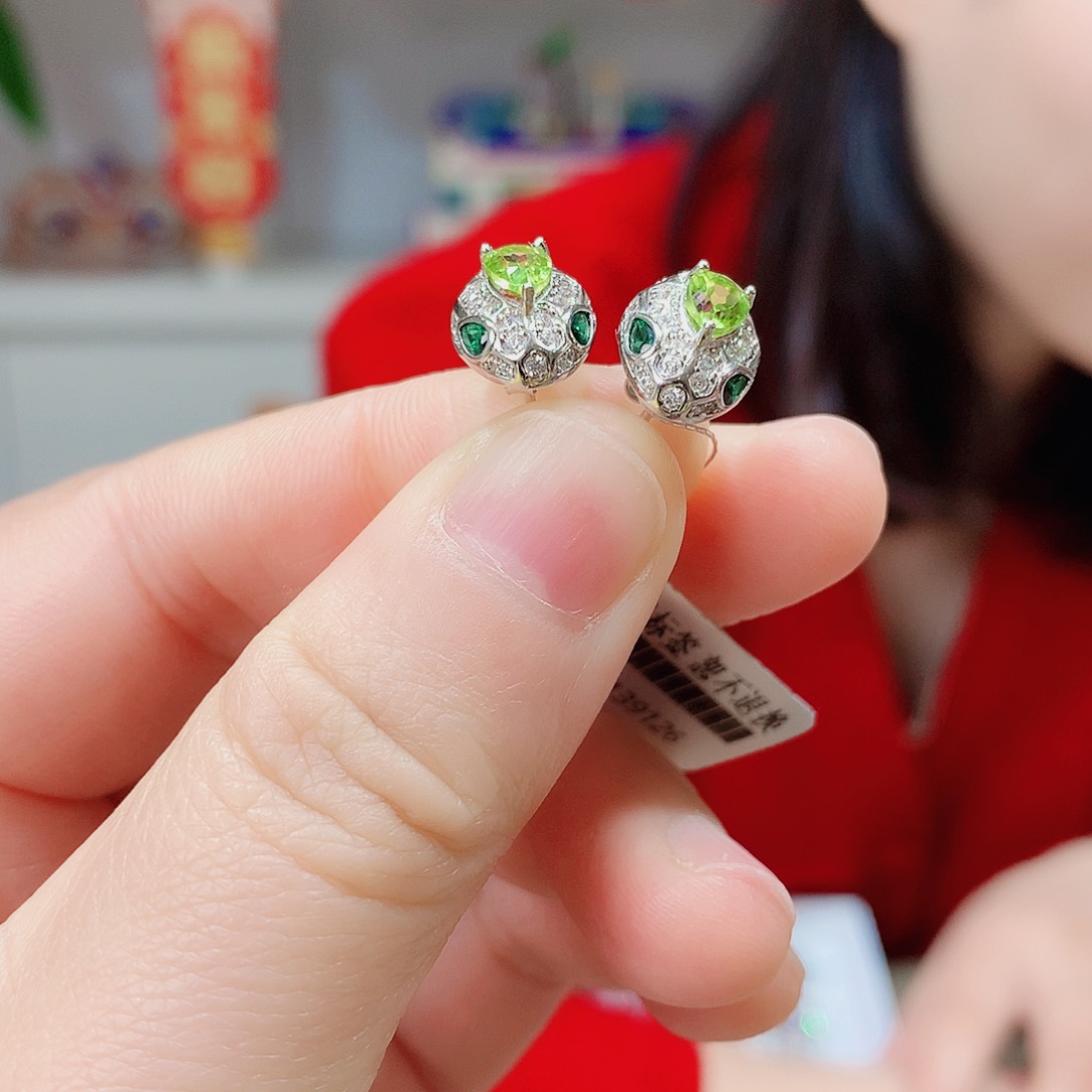 橄榄石耳饰银S925镶嵌