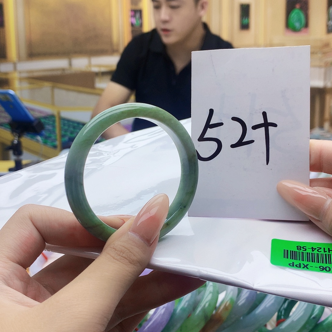 翡翠挂件未镶嵌000998877890099