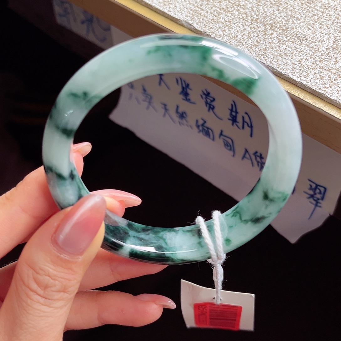 翡翠未镶嵌手镯手镯