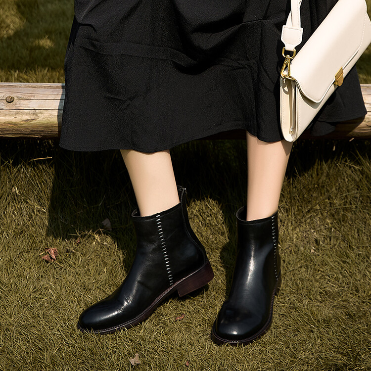 短靴百搭黑色真皮复古粗跟英伦风方头瘦瘦靴时尚低跟秋冬中跟圆头