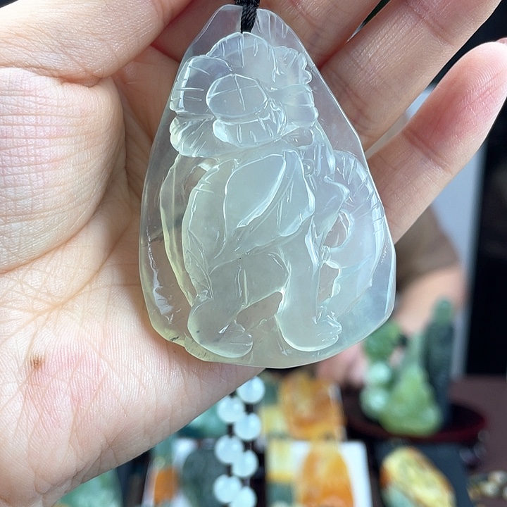 蛇纹石玉颈饰未镶嵌
