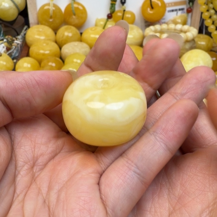 p***g蜜蜡未镶嵌颈饰天然蜜蜡？