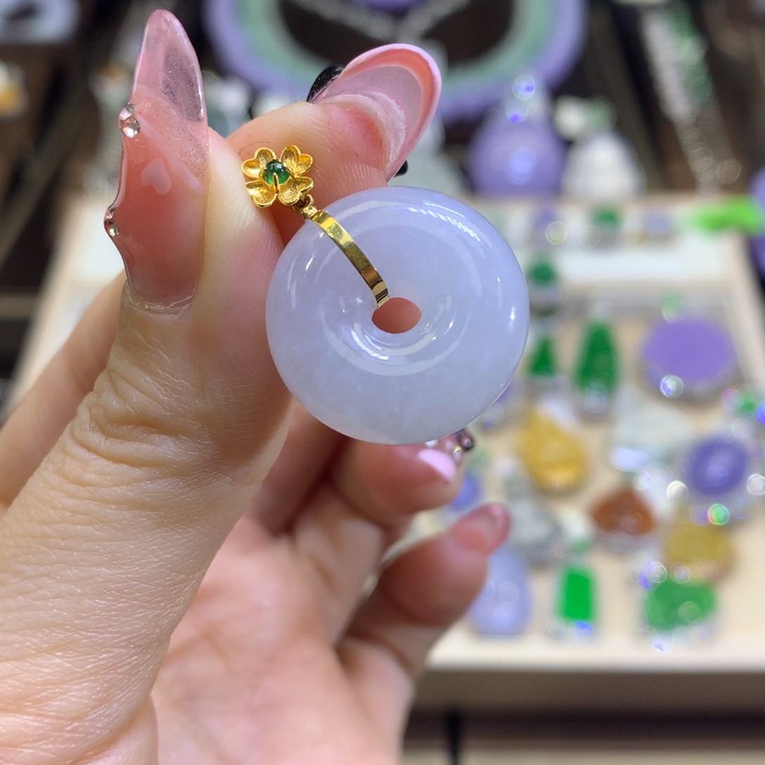 翡翠颈饰18K金镶嵌翡翠