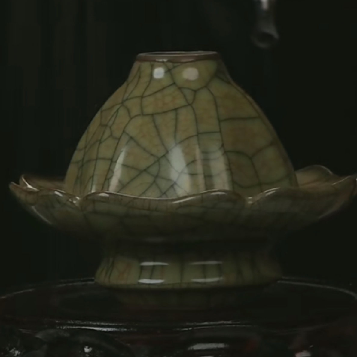 M龙泉哥窑冰裂纹盏托一套