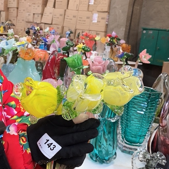 琉璃花瓶高45厘米宽8厘米