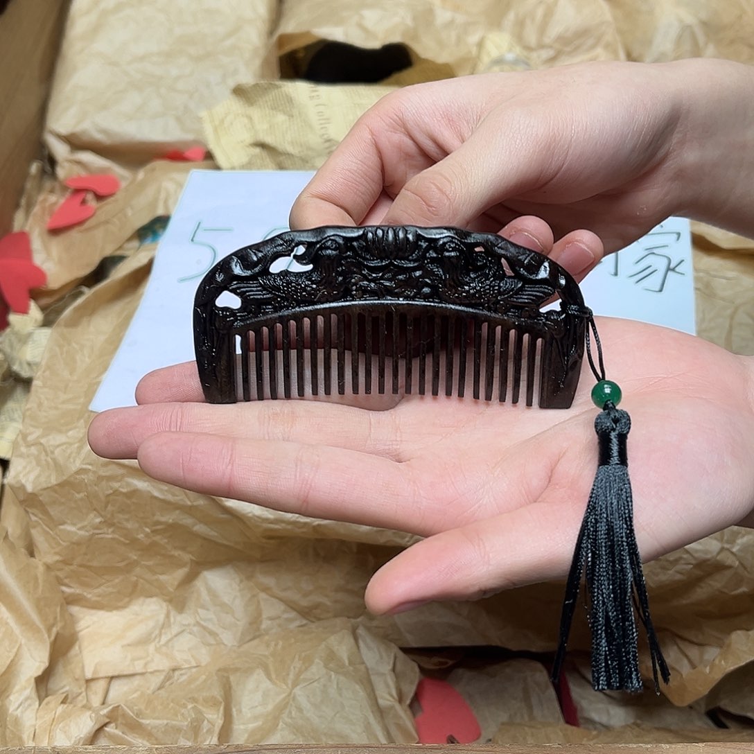 大叶紫檀（黑酸枝木类）