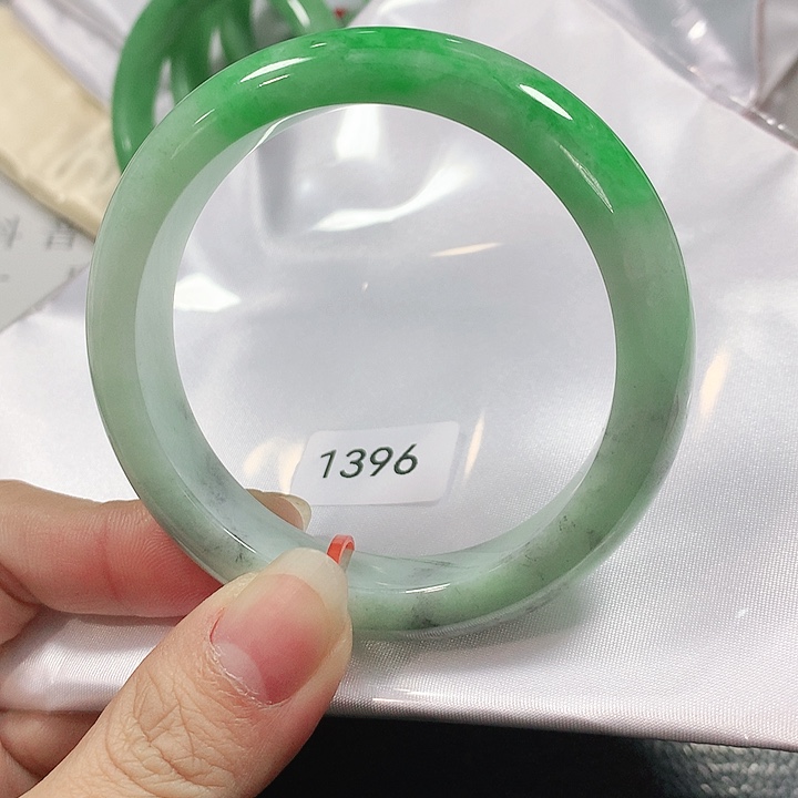 翡翠手镯未镶嵌糯***-天然翡翠手镯56.8