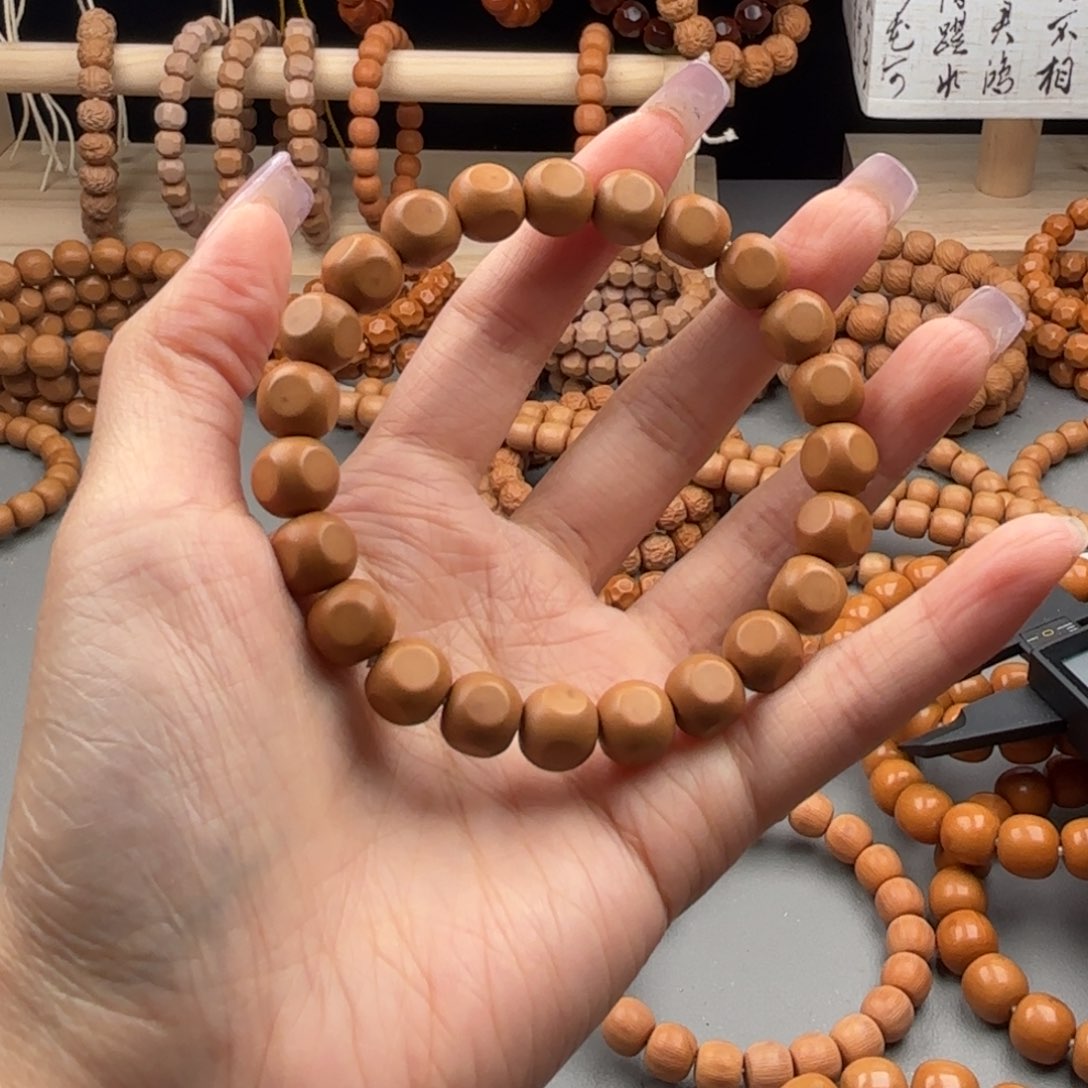 猴头核桃手串元*?全品无暇走色小六方9+