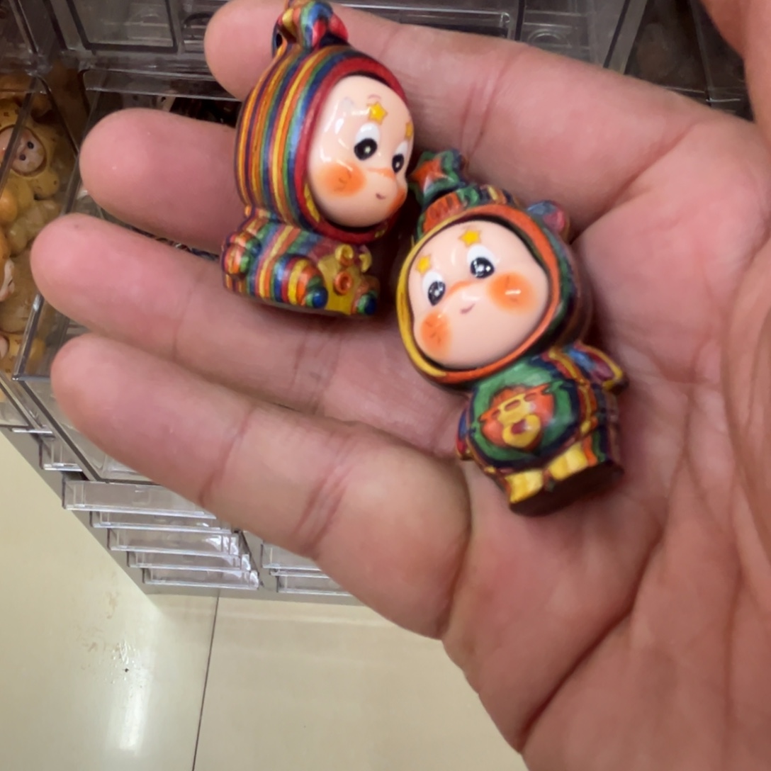 只买单纯的吊坠，没带链子，属的性质。