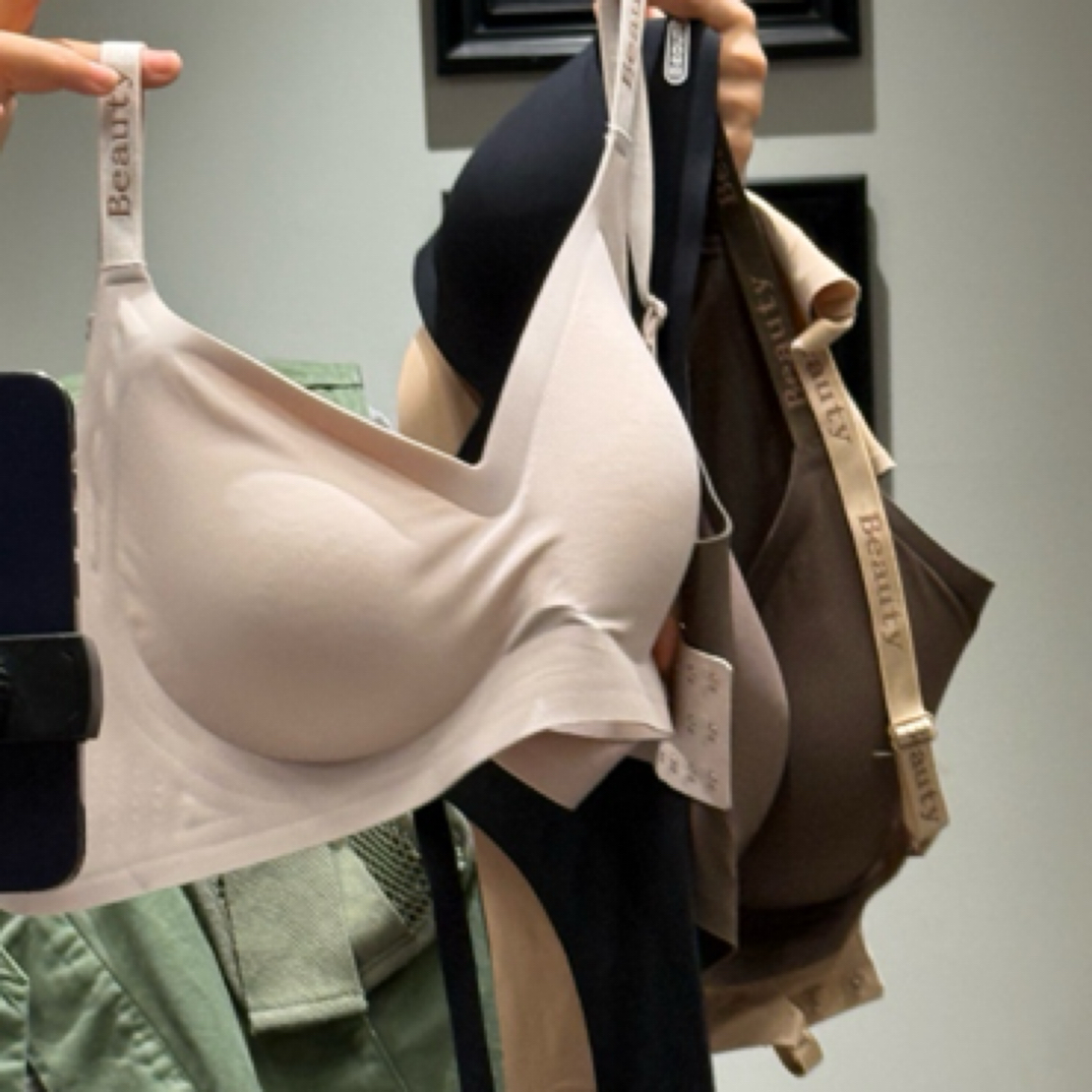 字母防滑肩带内衣