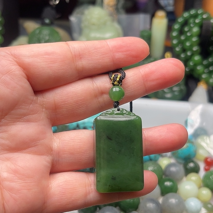 枫***笑和田玉未镶嵌颈饰