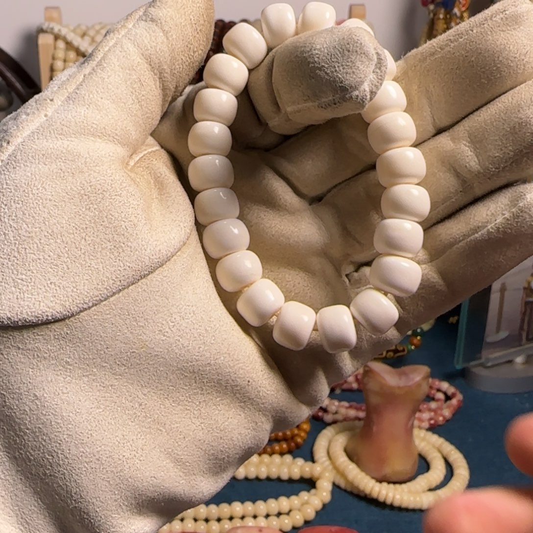 吊坠桃核1.2鹿角骨瓷白