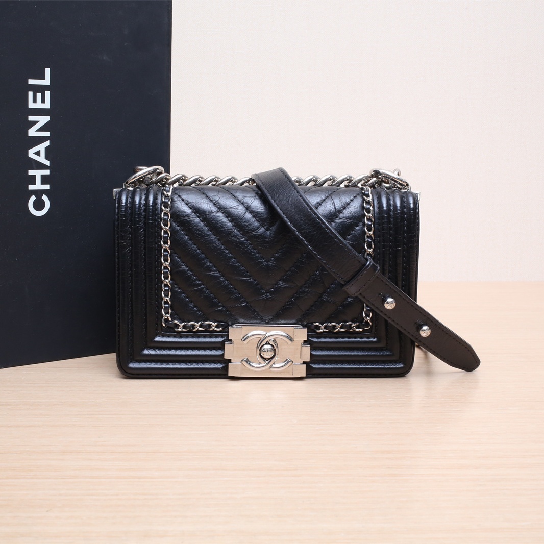 95新 Chanel/香奈儿 小花双双 Leboy 小号 黑色 皮革C 24开 银扣