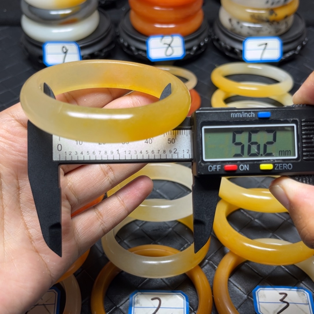 石英质玉（黄龙玉）未镶嵌手镯