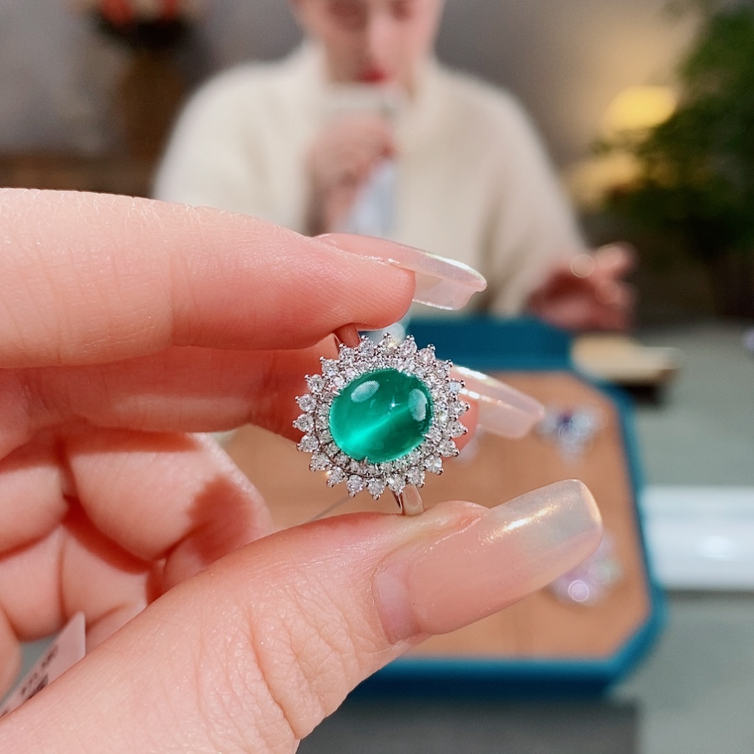 祖母绿猫眼戒指18K金镶嵌2.26ct