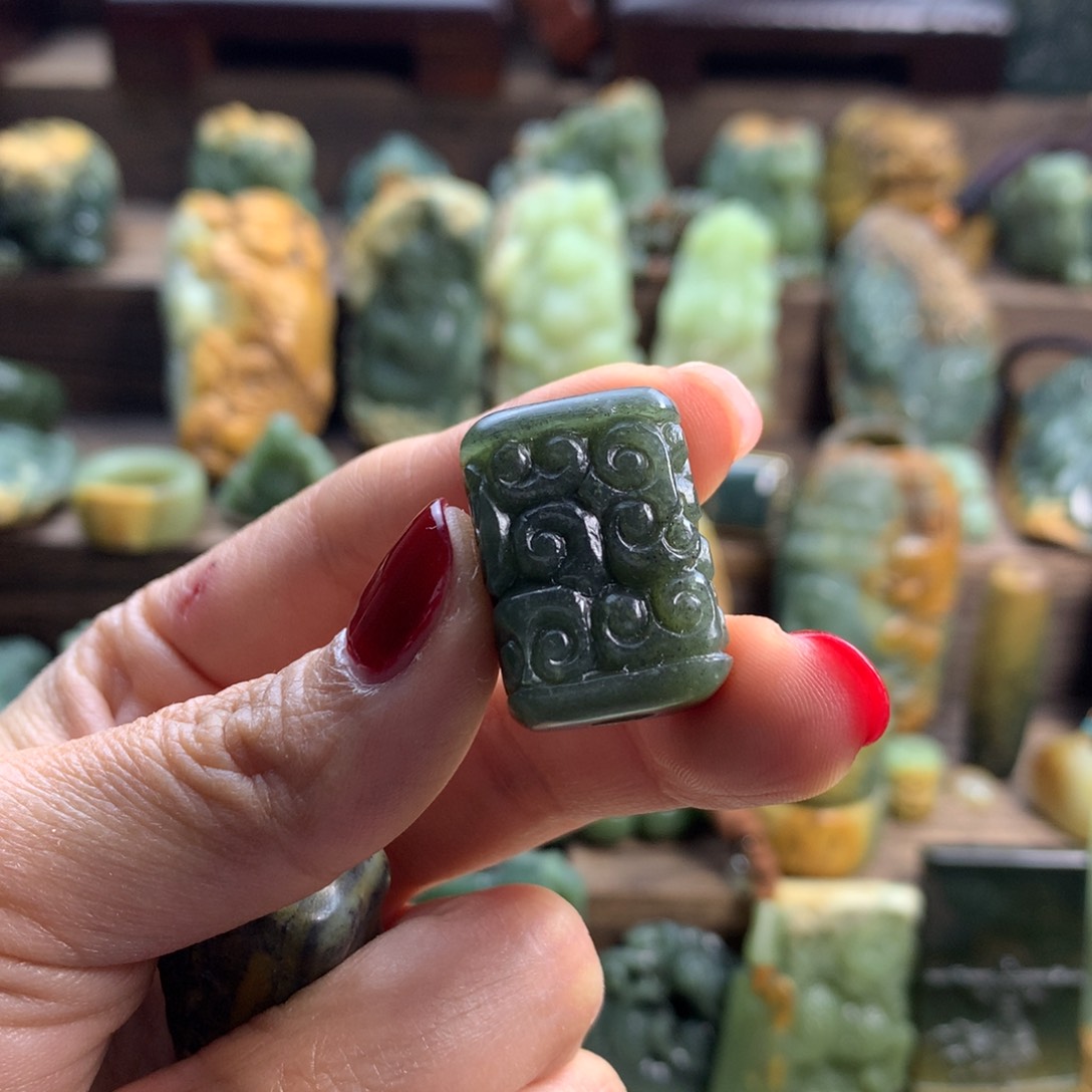 岫岩河磨玉（透闪石质玉）挂件未镶嵌B****甜