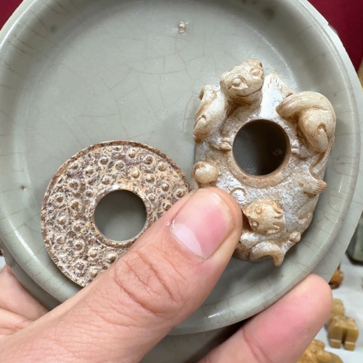 摆件冯*v g g g h b v h n b b