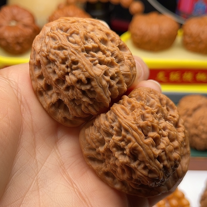 桃核吊坠42三角南疆石