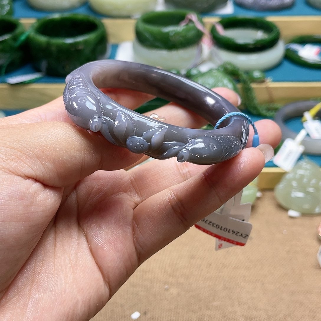 【闪购商品】和田玉手镯5556圈口70未镶嵌