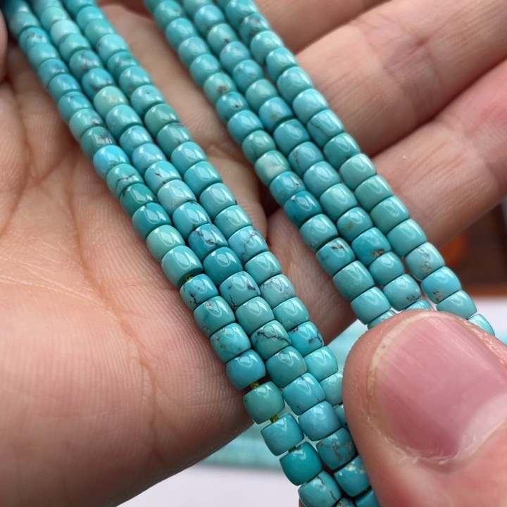 绿松石颈饰未镶嵌