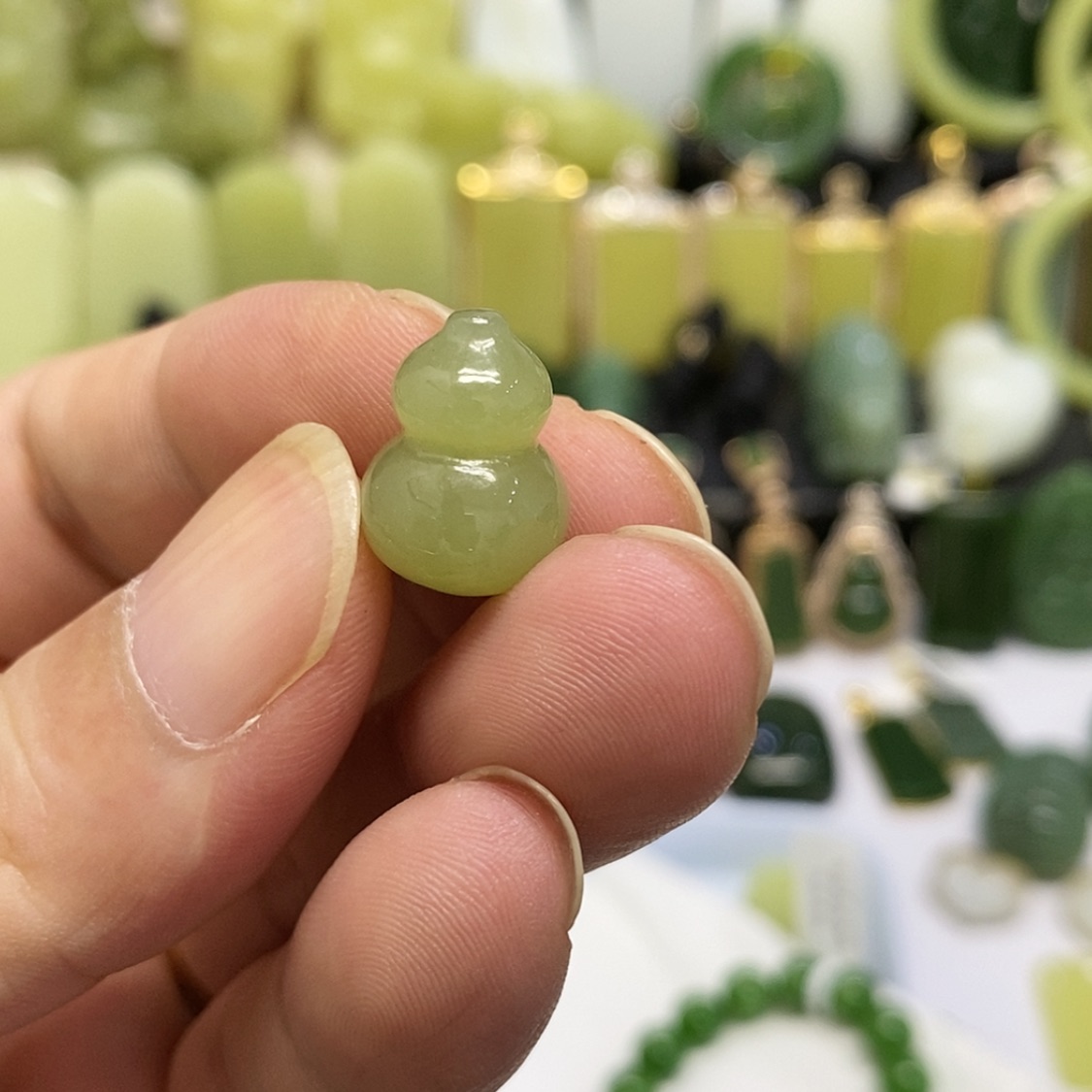 【闪购商品】颈饰未镶嵌和田玉