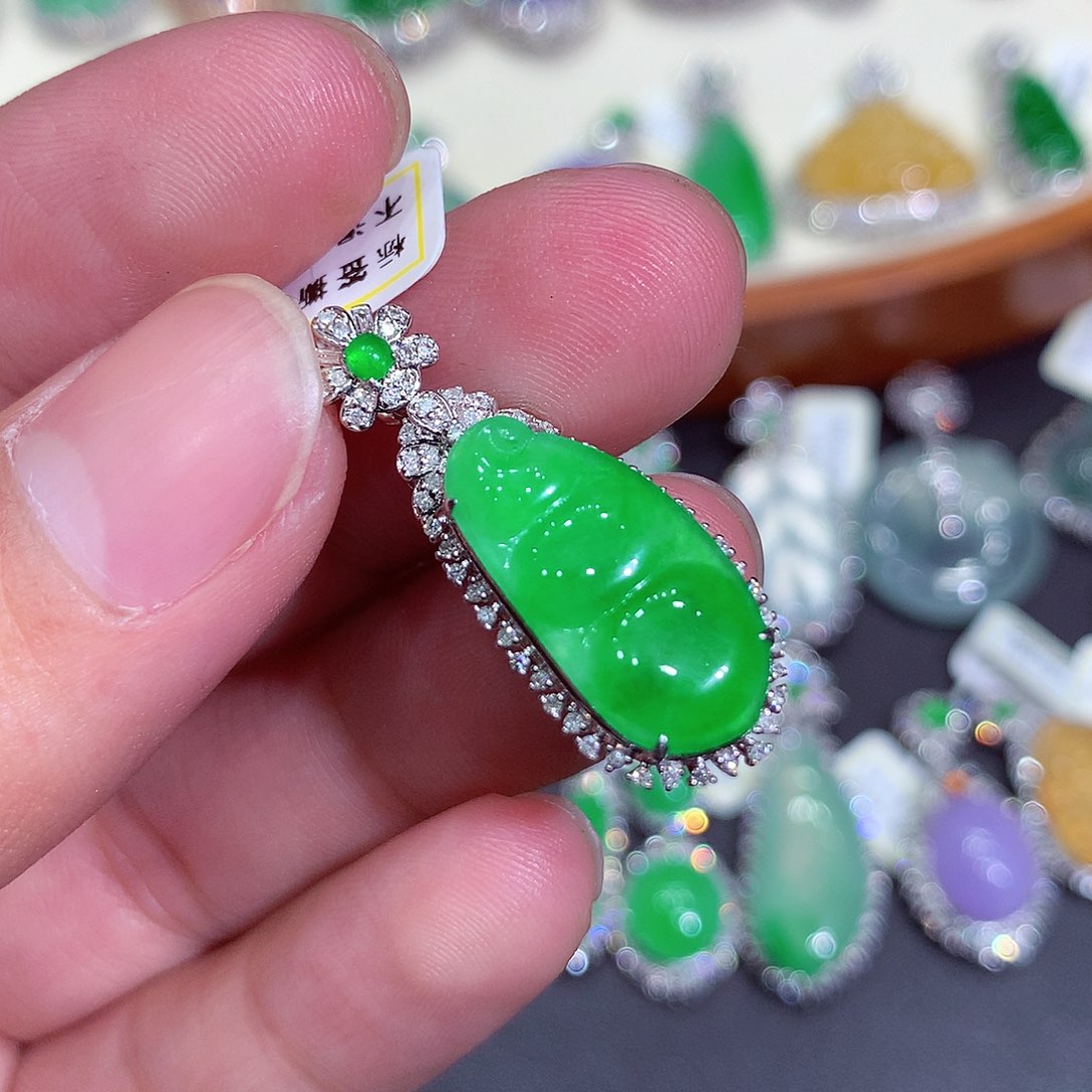 翡翠吊坠(不含链)18K金镶嵌