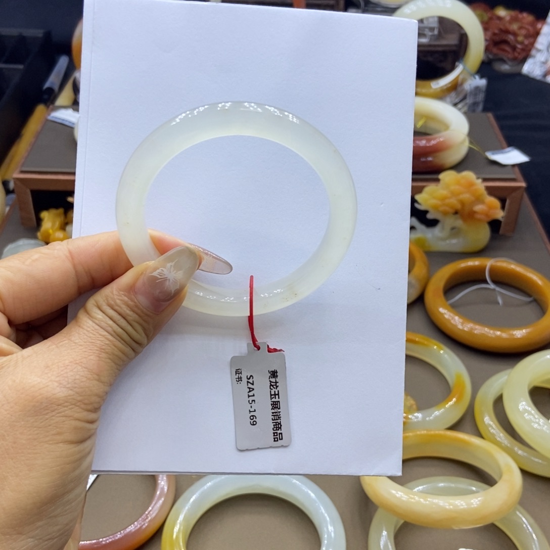 石英质玉（黄龙玉）未镶嵌手镯阳阳