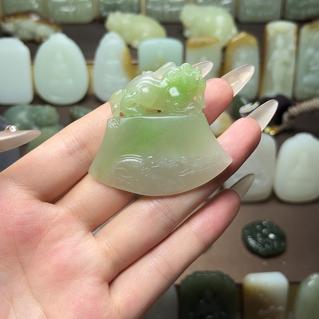 和田玉颈饰未镶嵌肉*儿