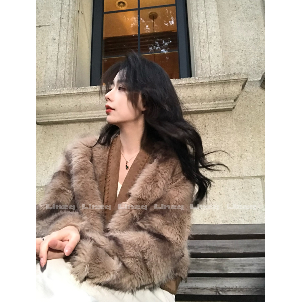 现货林子秋【九尾狐】奢感手剪毛环保皮草外套仿狐狸毛拼接短外套