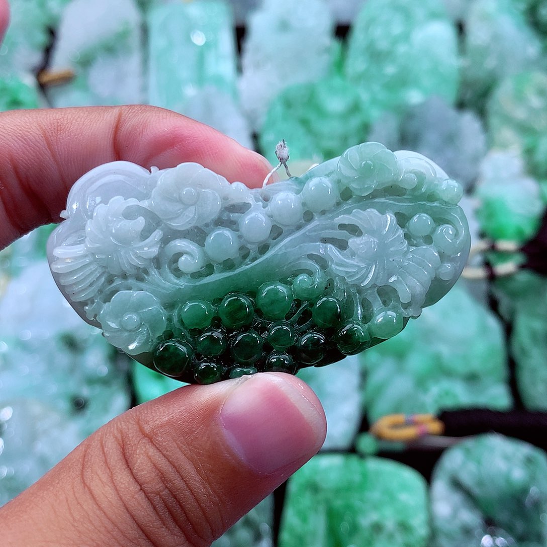 翡翠未镶嵌吊坠(不含链)