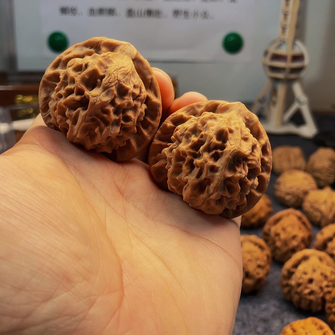 猴头核桃把件龙鳞纹45尺