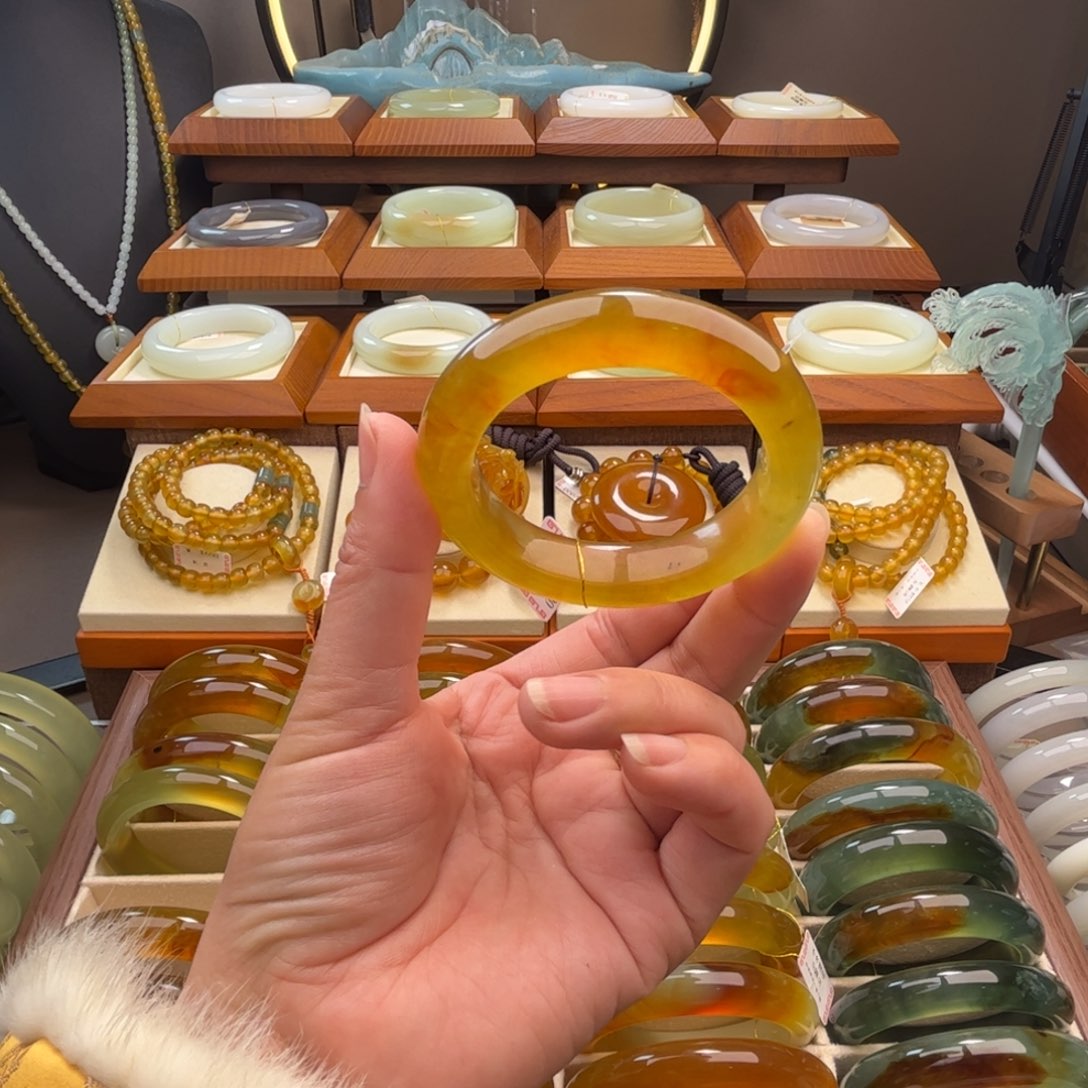 蛇纹石玉未镶嵌手镯56