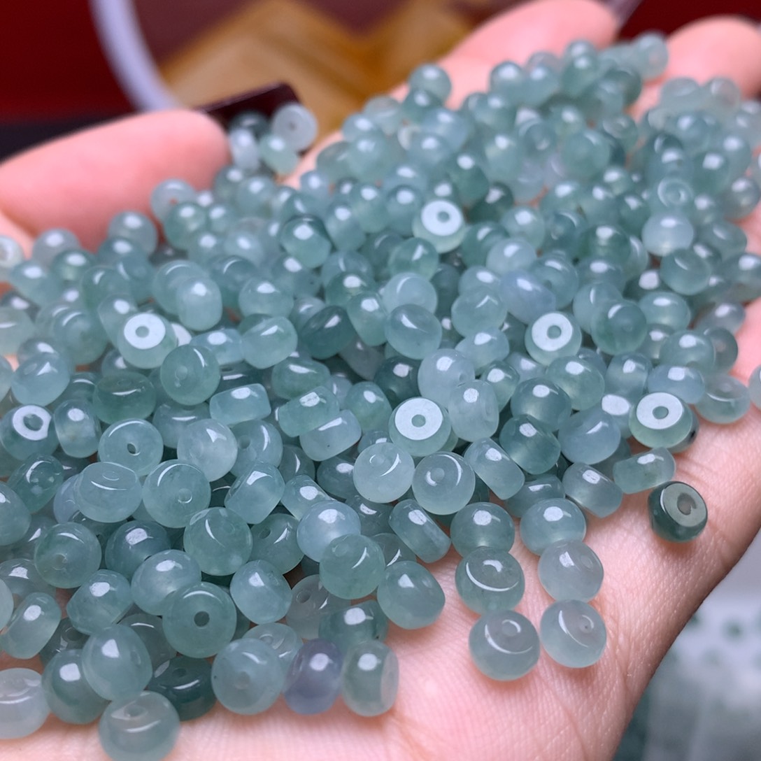 【闪购商品】翡翠手链未镶嵌卡3乘6冰蓝水算盘60个单圈