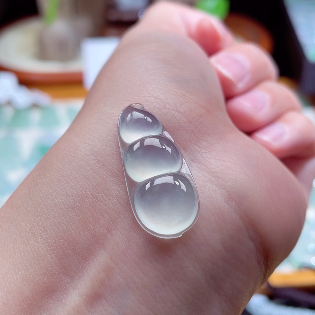 翡翠颈饰未镶嵌豆子