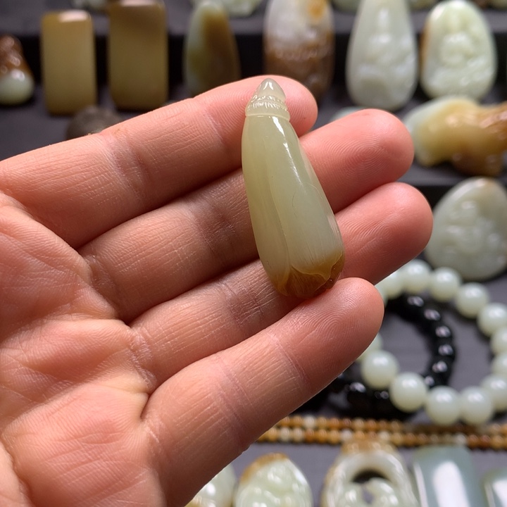 和田玉（糖玉）颈饰未镶嵌