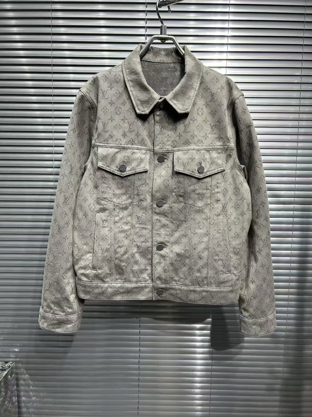 99新 LouisVuitton/路易威登 爆款灰色满印牛仔夹克/48码