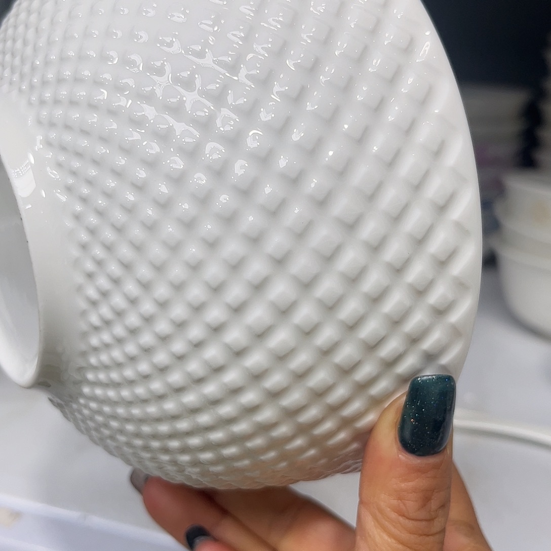 瓷片浮雕六寸面碗四个