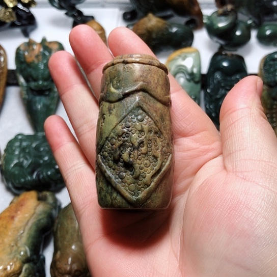 岫岩河磨玉（透闪石质玉）把件未镶嵌