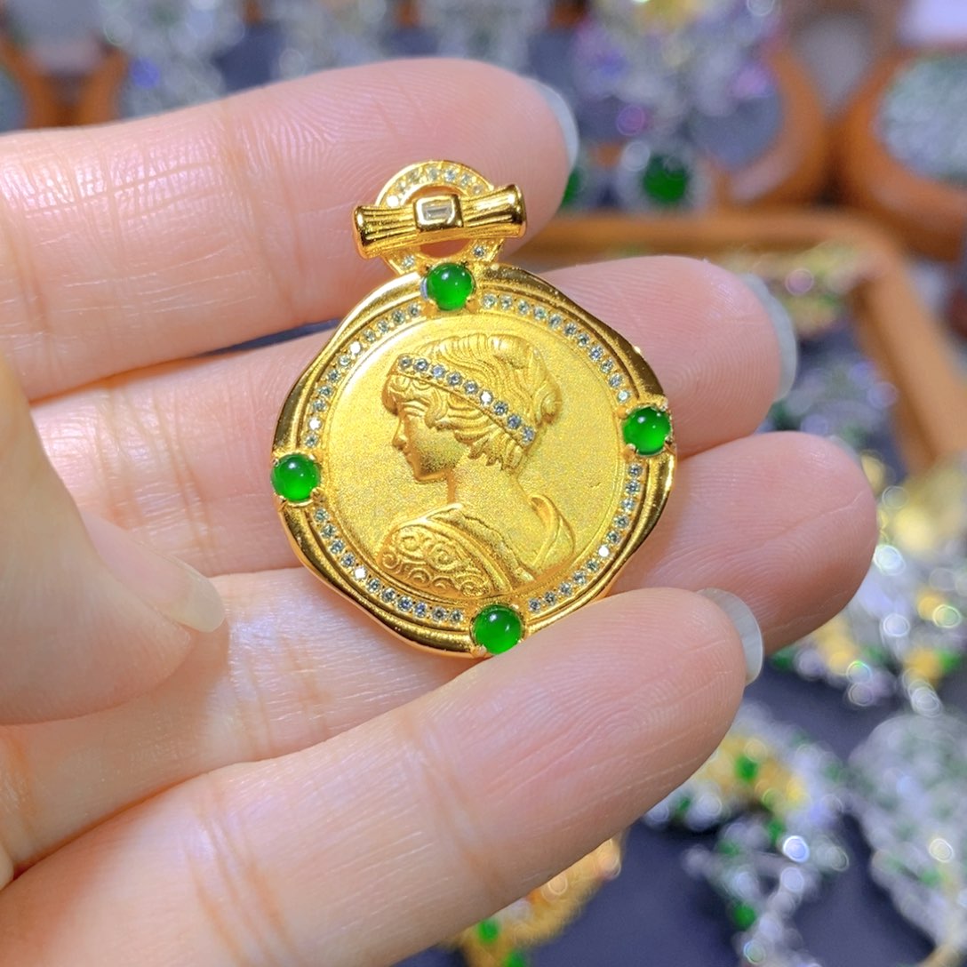 翡翠颈饰银S925镶嵌天然翡翠