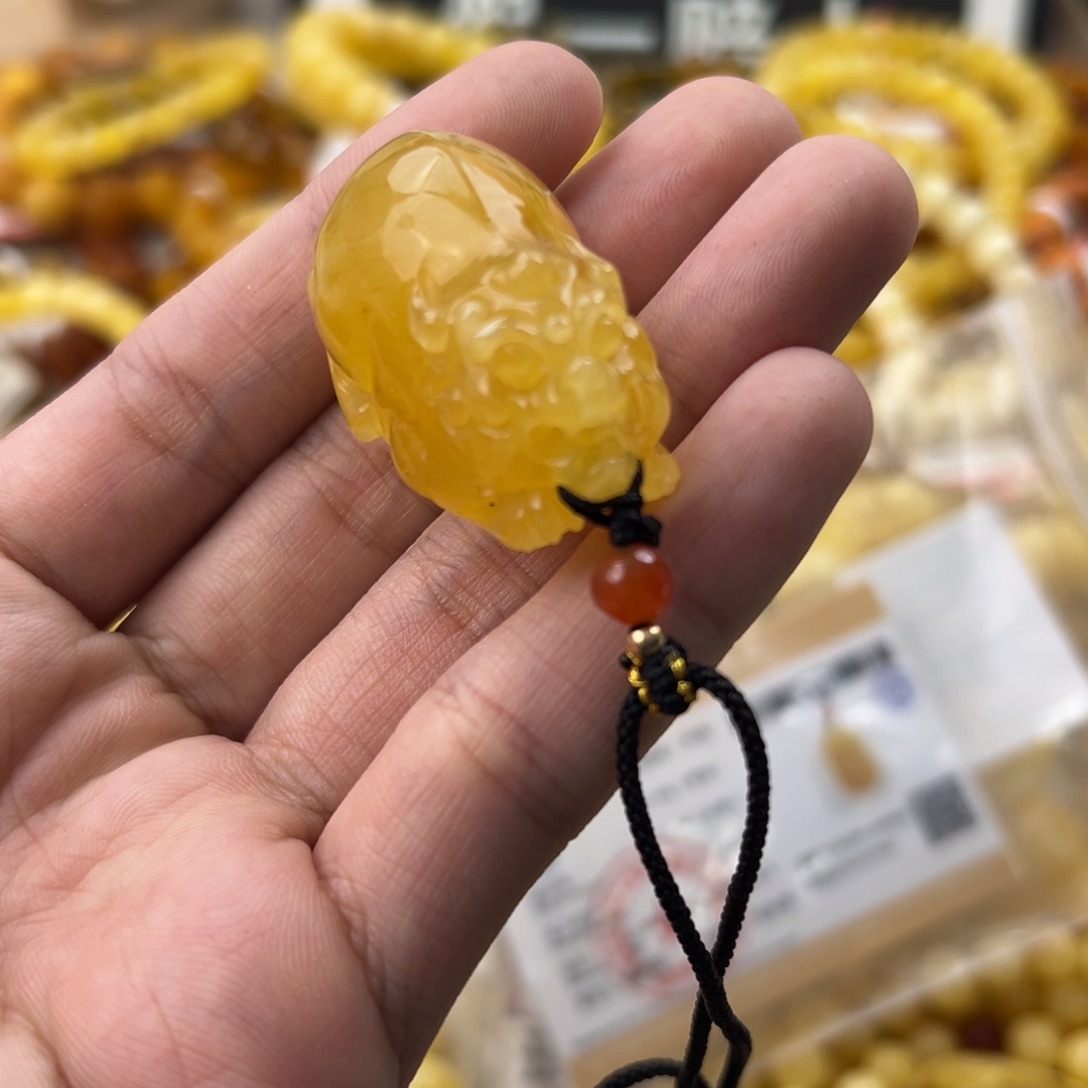 琥珀珠宝奇石未镶嵌