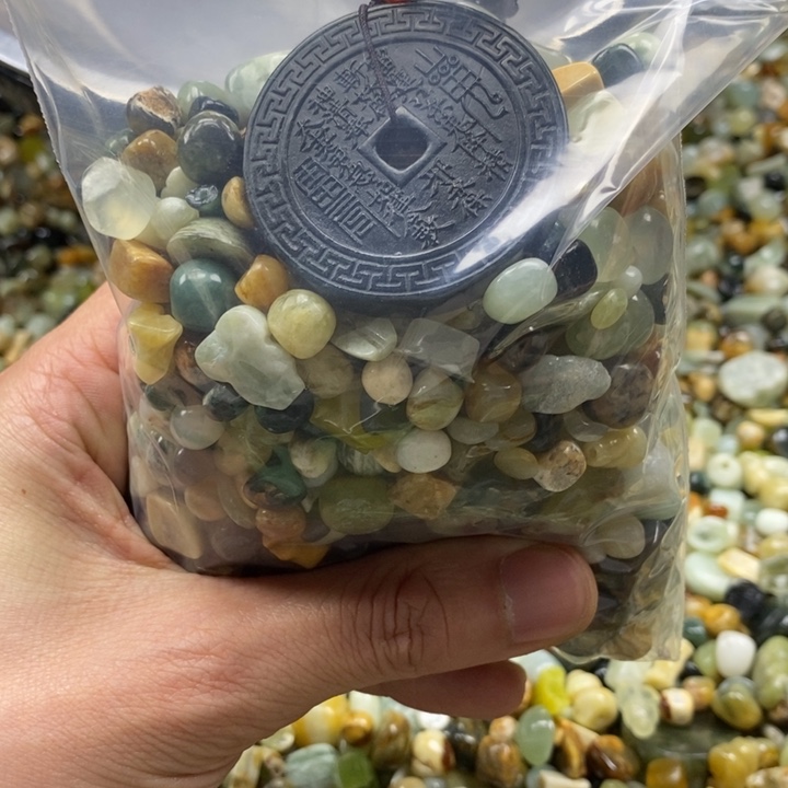 蛇纹石玉鱼缸石未镶嵌