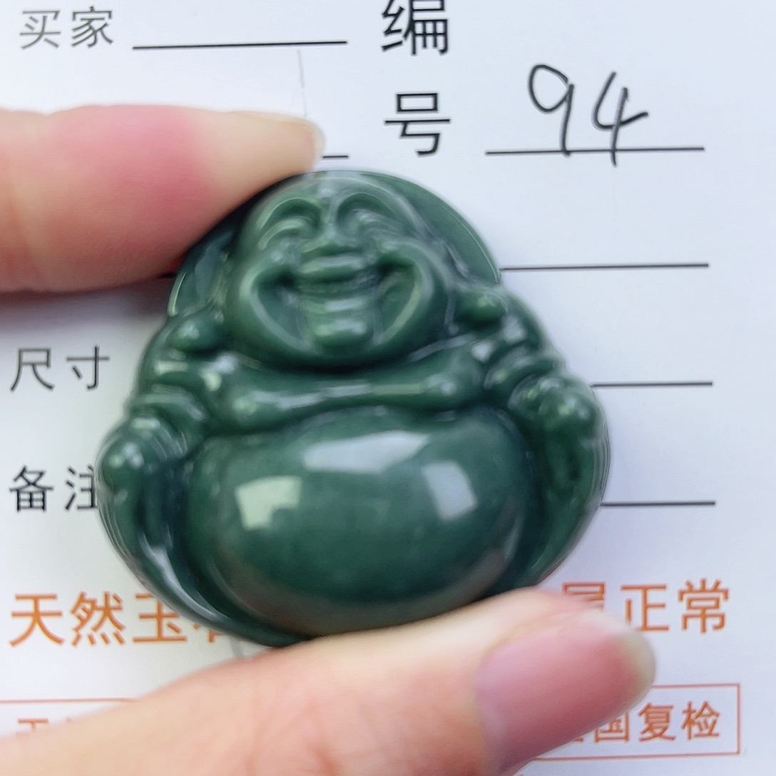 翡翠颈饰未镶嵌佛公