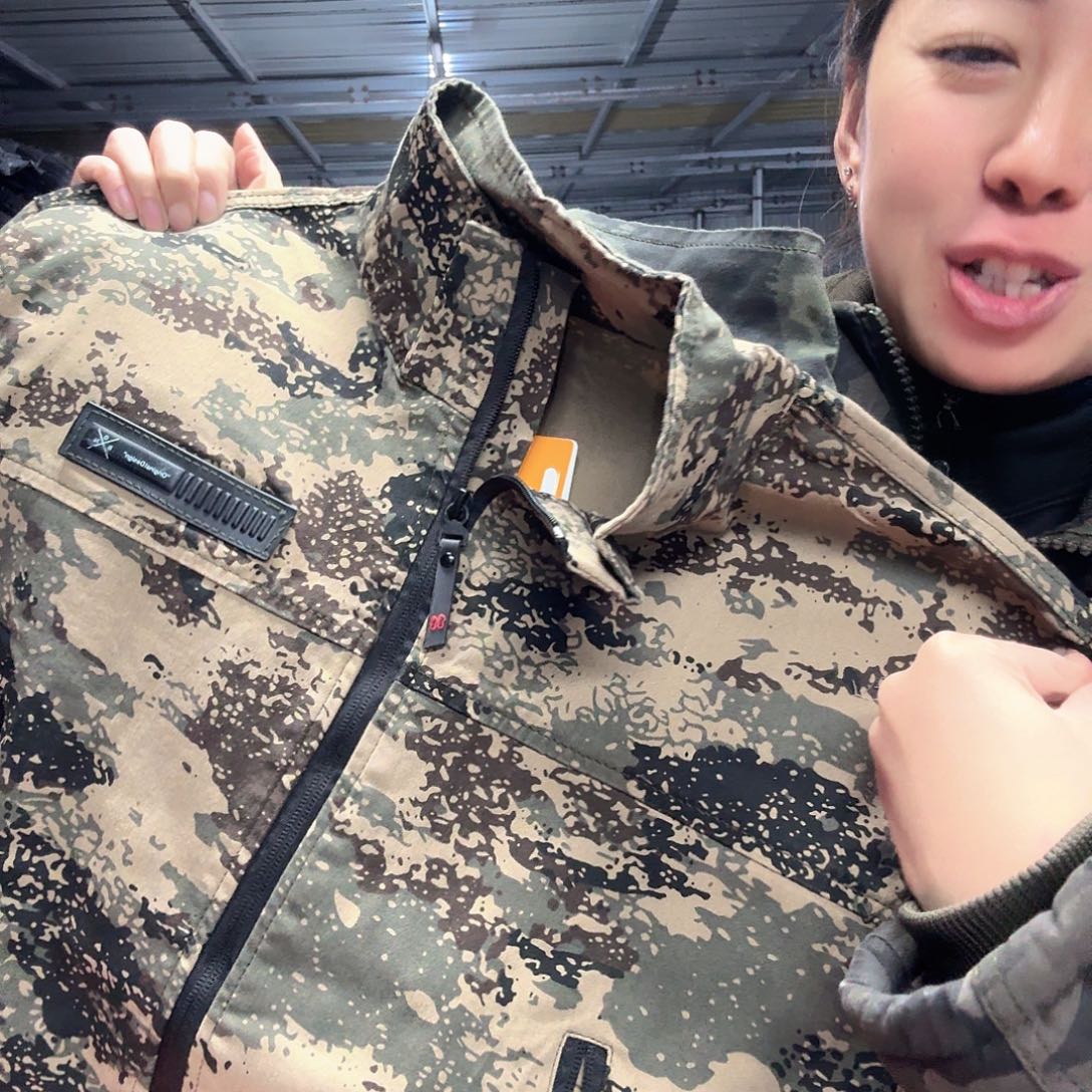 180上衣两件。 347。 