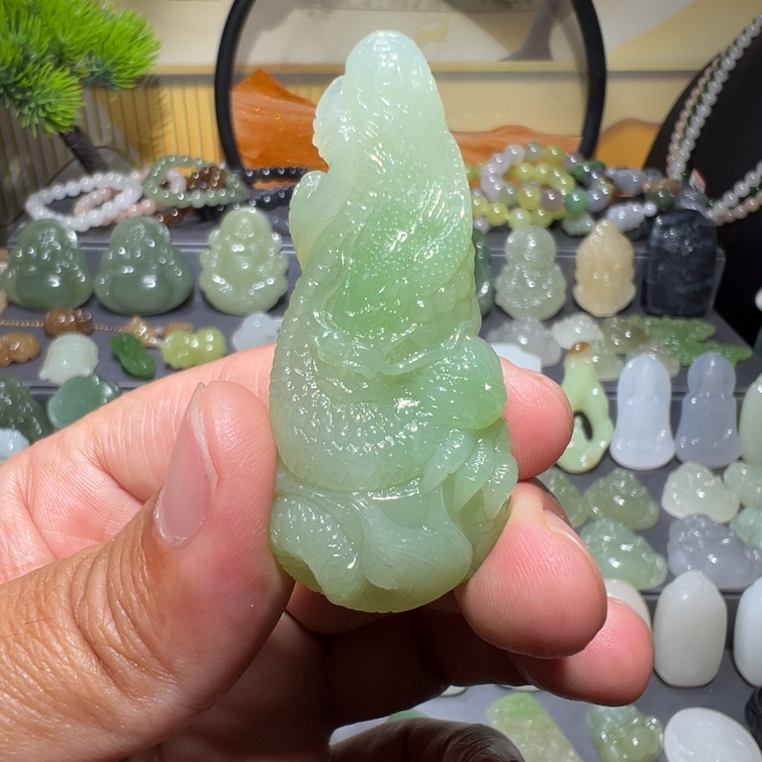 和田玉（翠青玉）未镶嵌颈饰