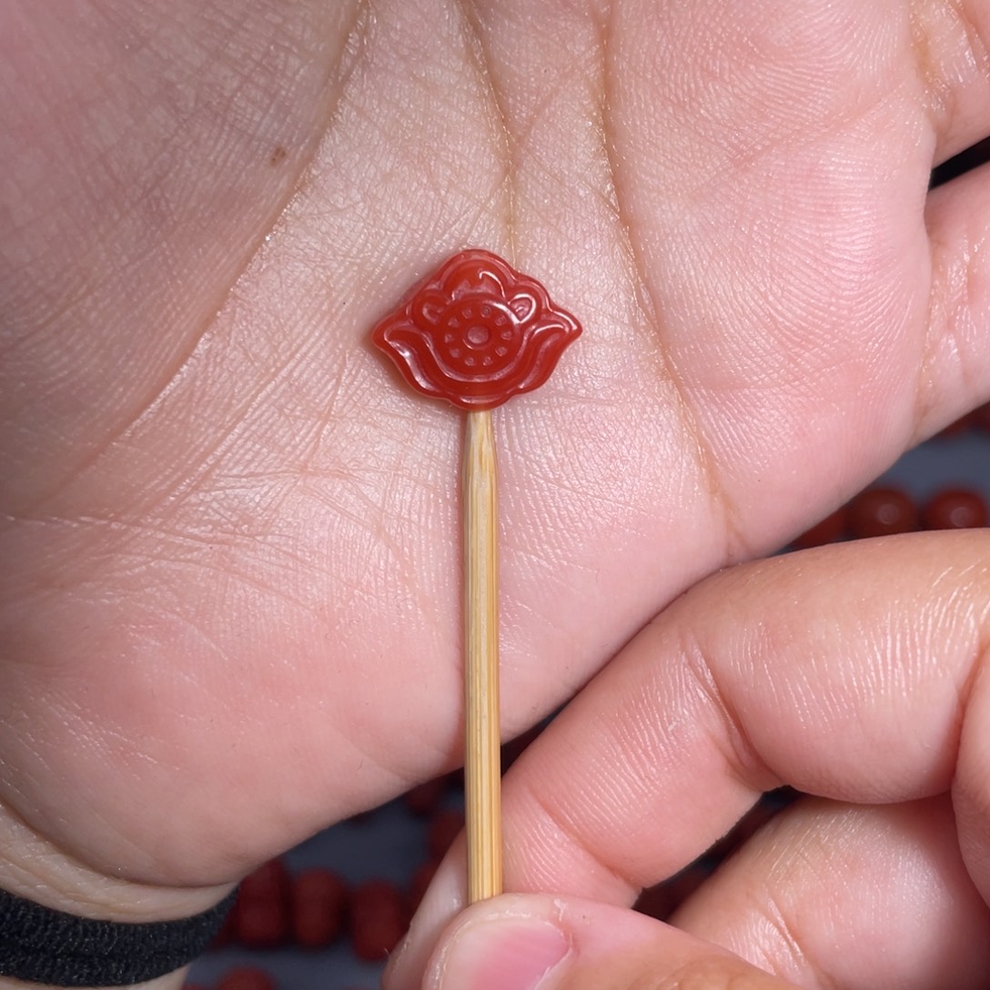 未镶嵌莲花背云11.2mm南红玛瑙