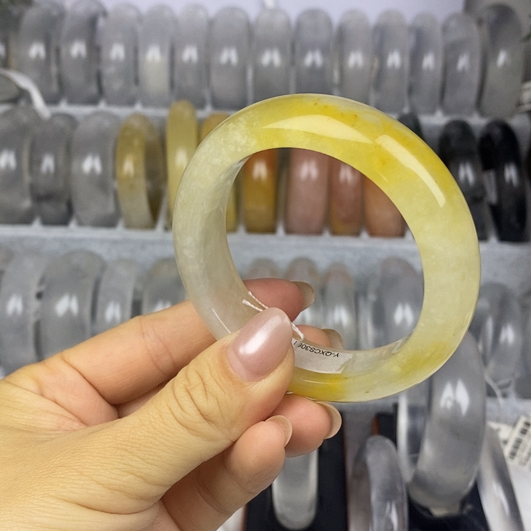 石英质玉未镶嵌手镯53.8冰糖桂花3081