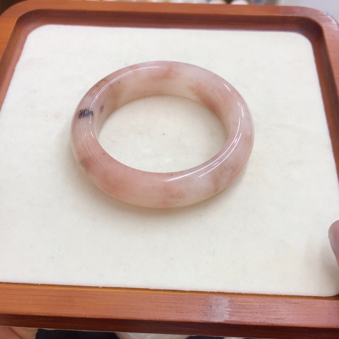 石英质玉未镶嵌手镯