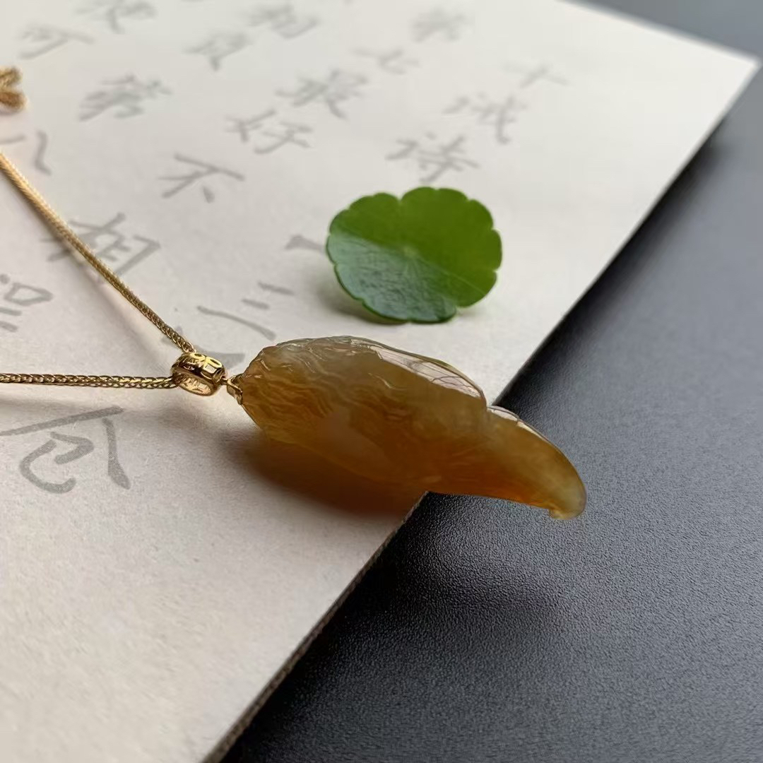 天然缅甸翡翠吊坠《红翡大展宏图》气质精美大女王雕刻手工镶嵌时尚