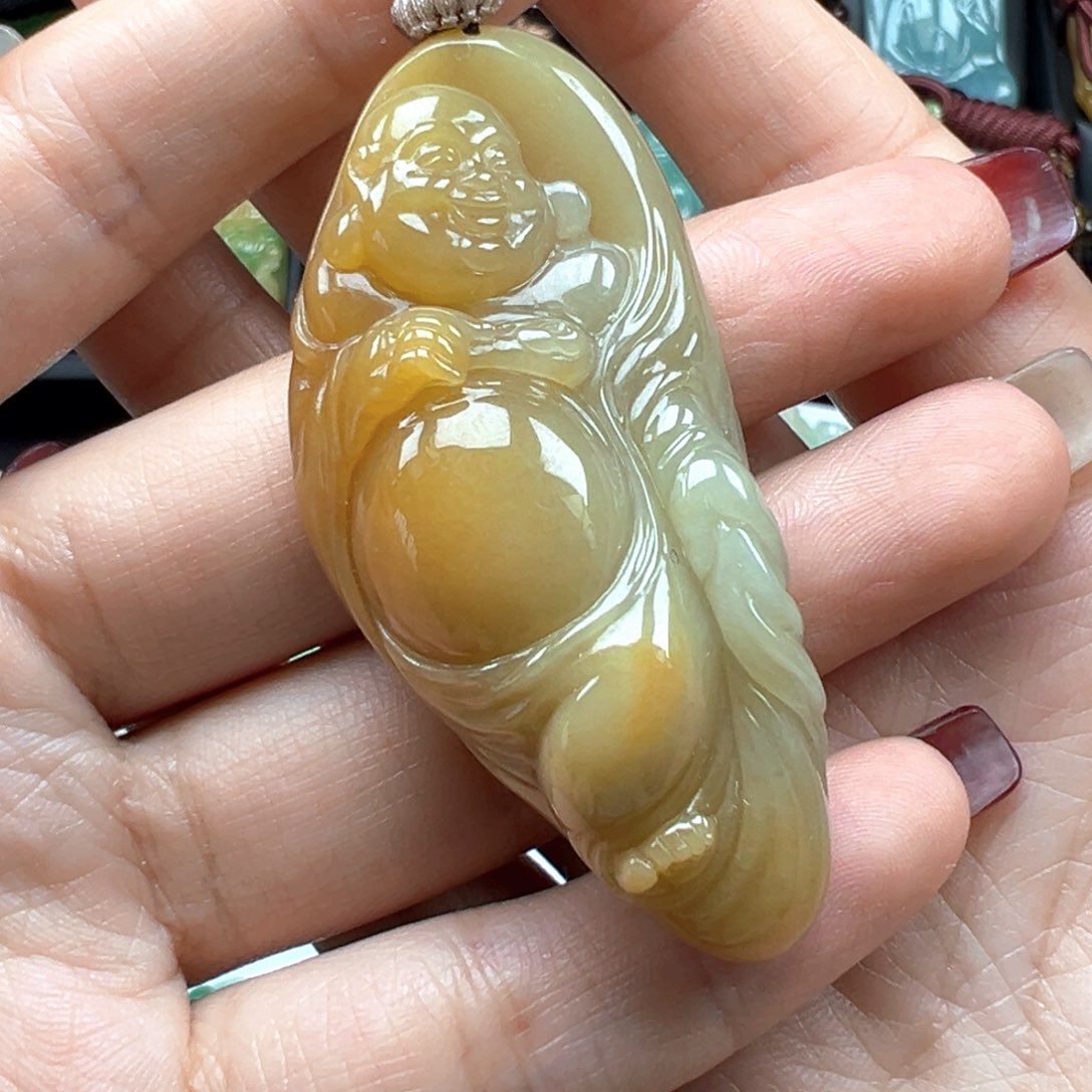 翡翠颈饰未镶嵌佛