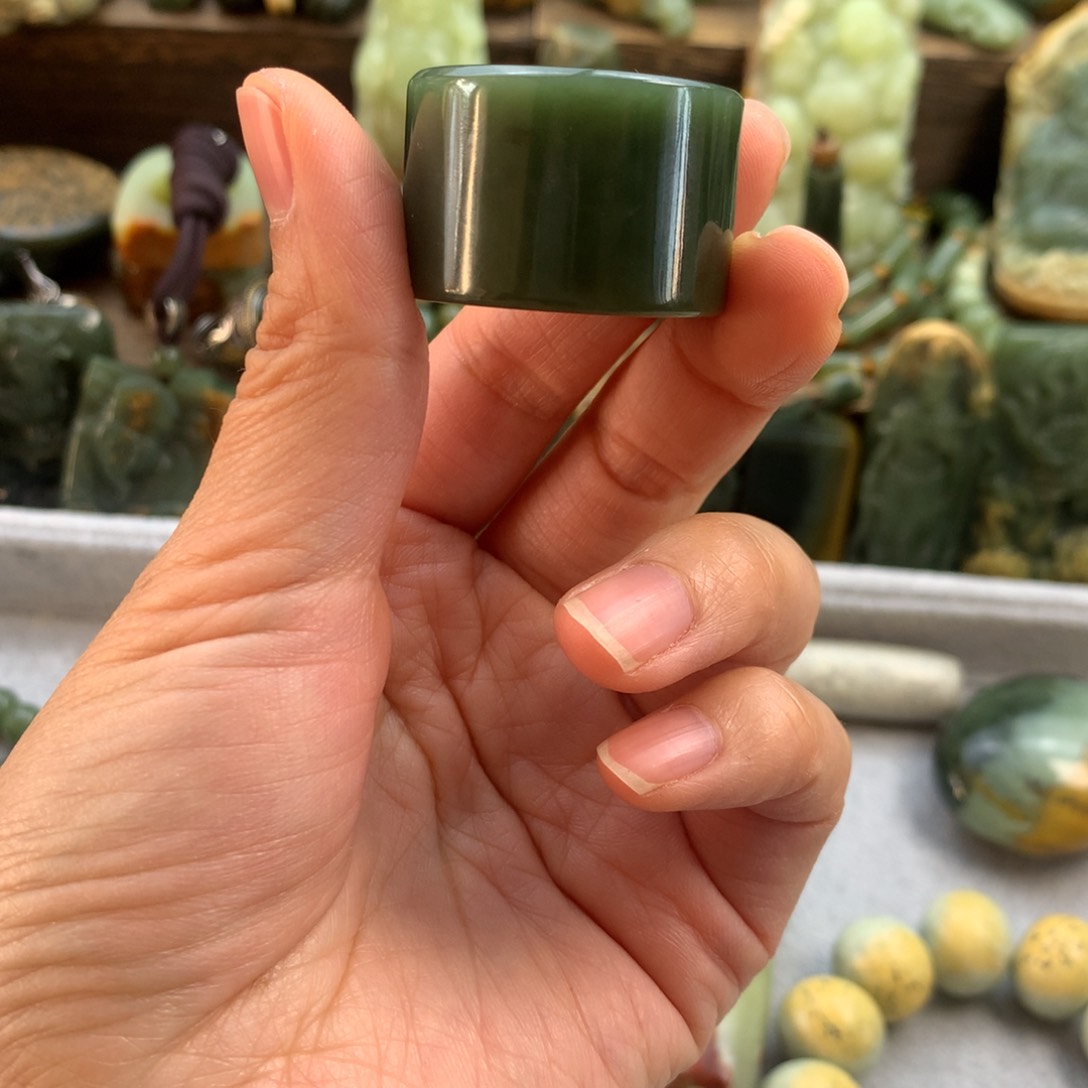 未镶嵌岫岩河磨玉（透闪石质玉）珠宝奇石用****5